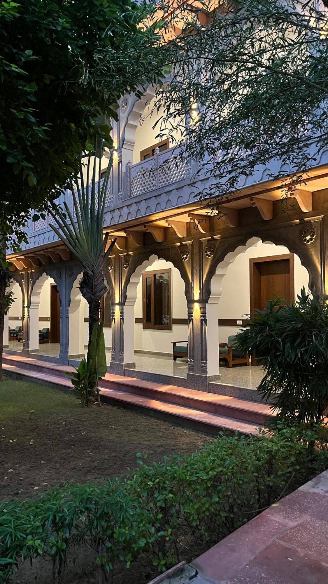 Hotel Sunbird Bharatpur Exterior photo