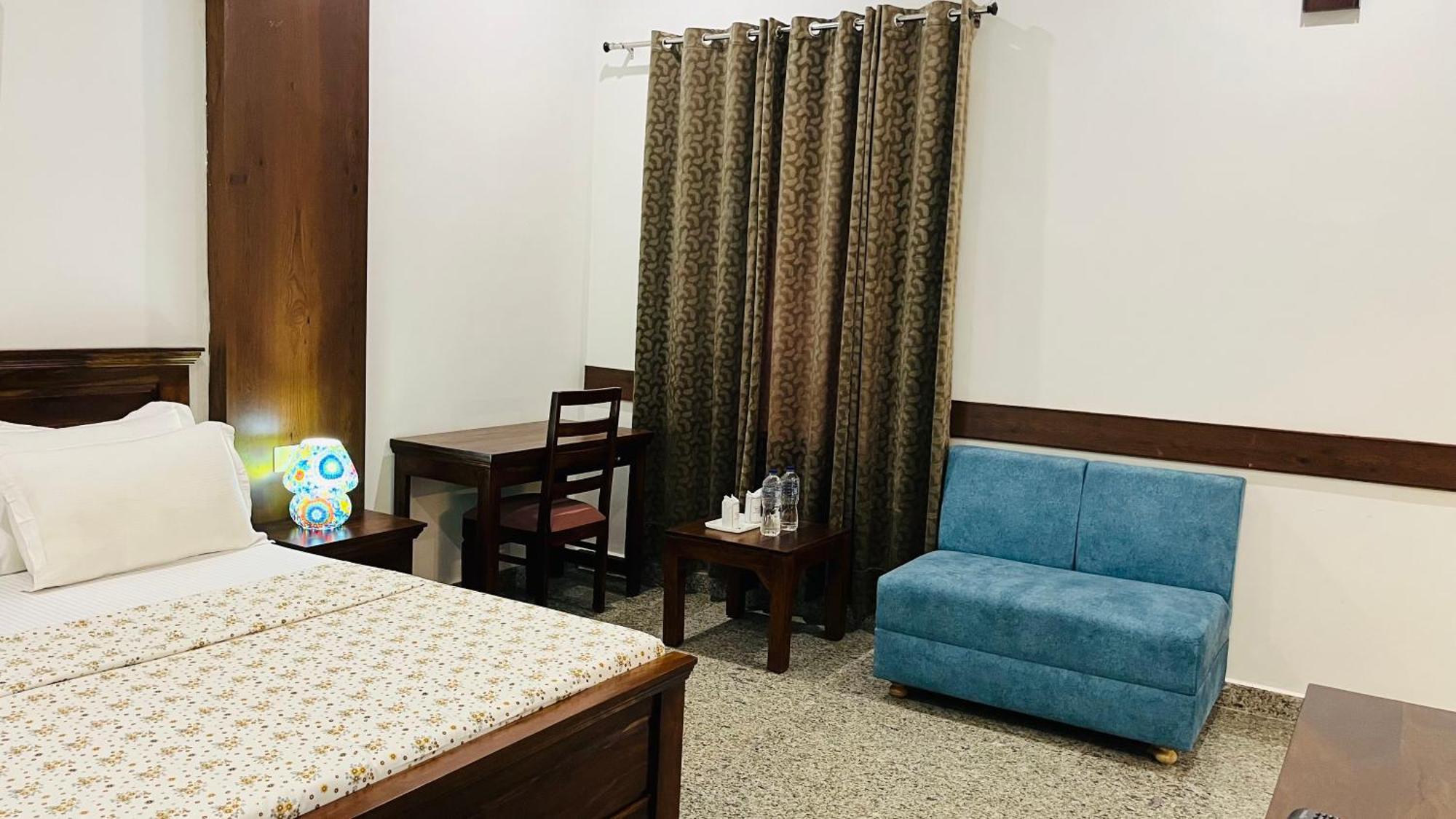 Hotel Sunbird Bharatpur Exterior photo
